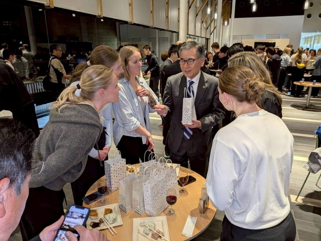 軽井沢国際カーリング選手権?カナダチームの選手と
